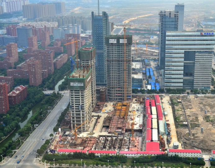 德钦河西世贸中心